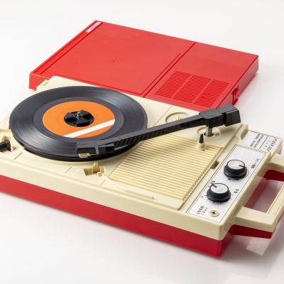 ポータブルレコードプレーヤー